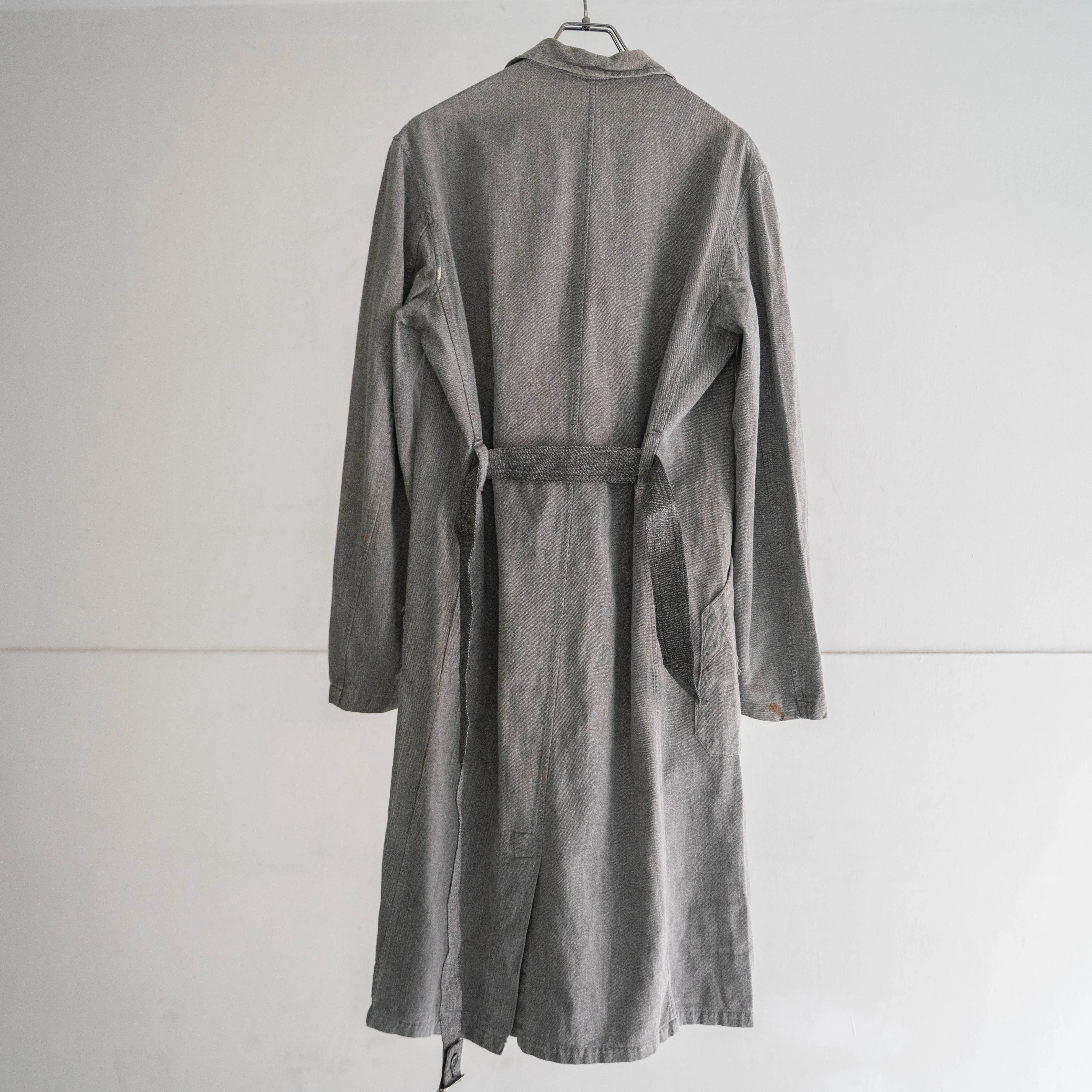 1950-60s France black chambray atelier coat -with different colors belt-