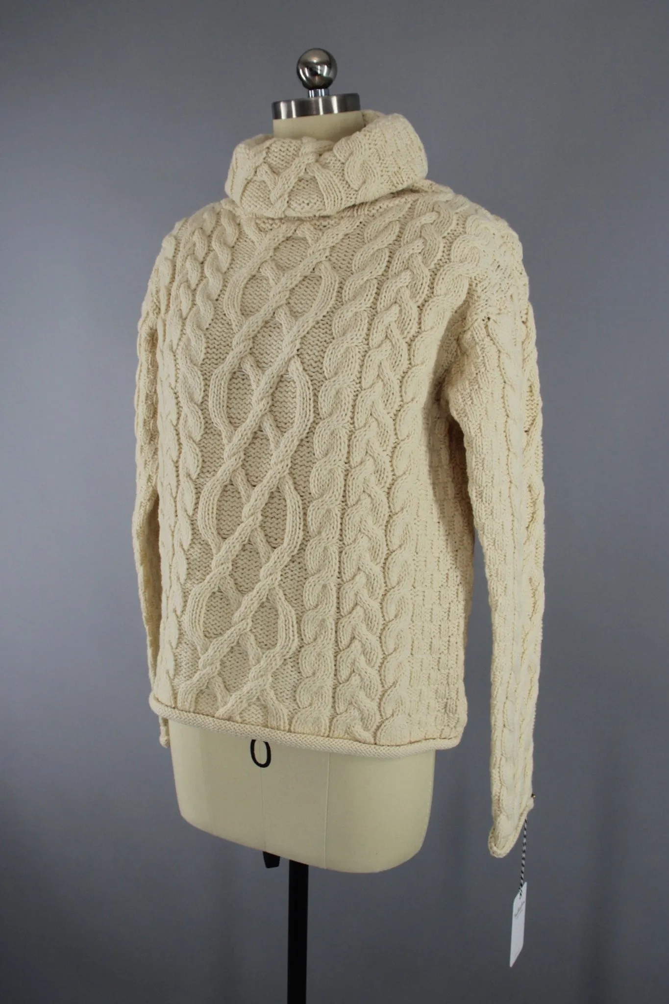 1980s Vintage Ivory Irish Wool Turtleneck Sweater