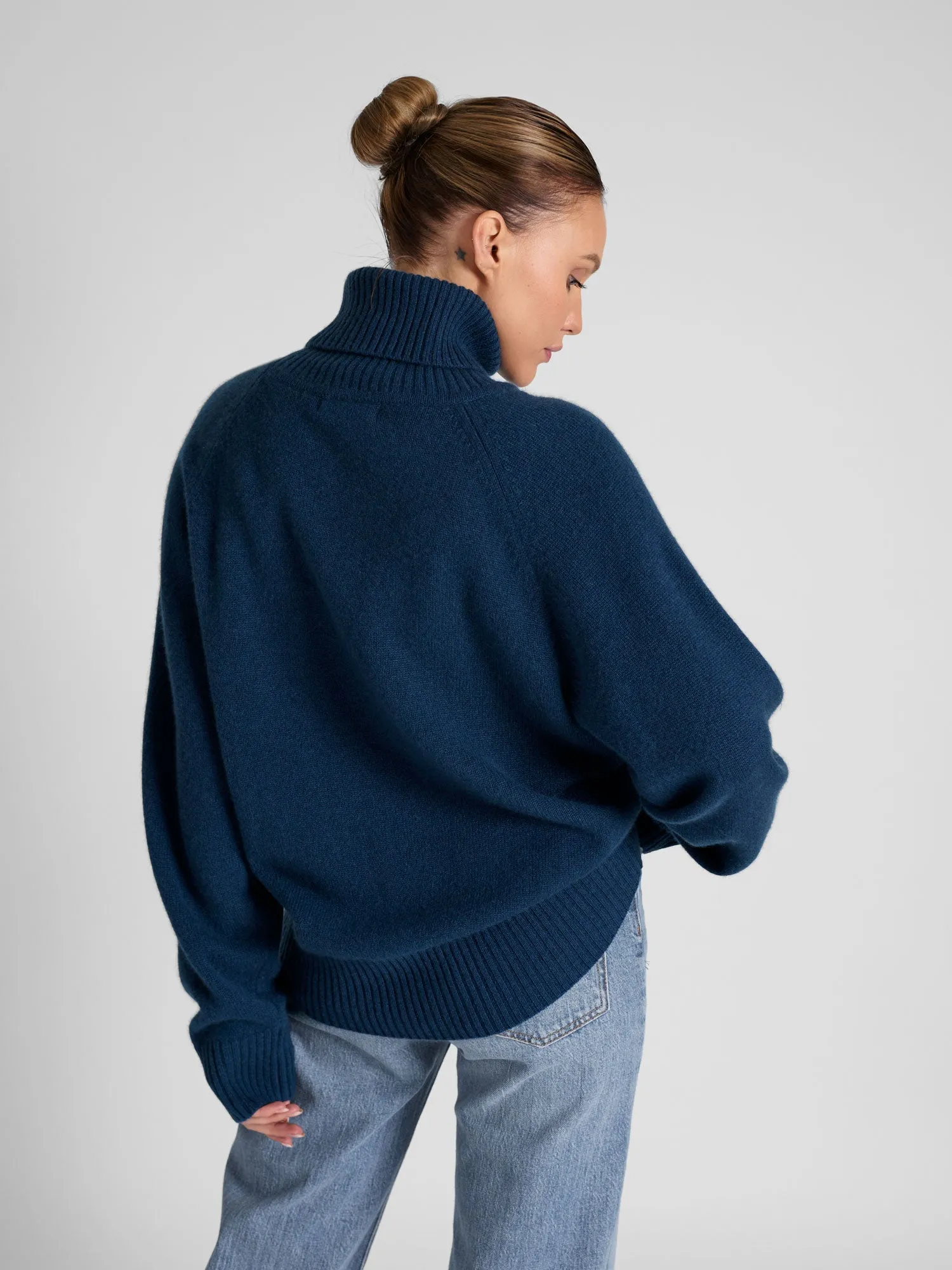 Cashmere sweater "Milano" - mountain blue