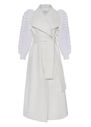 WHITE COAT WITH KNITTED SLEEVES